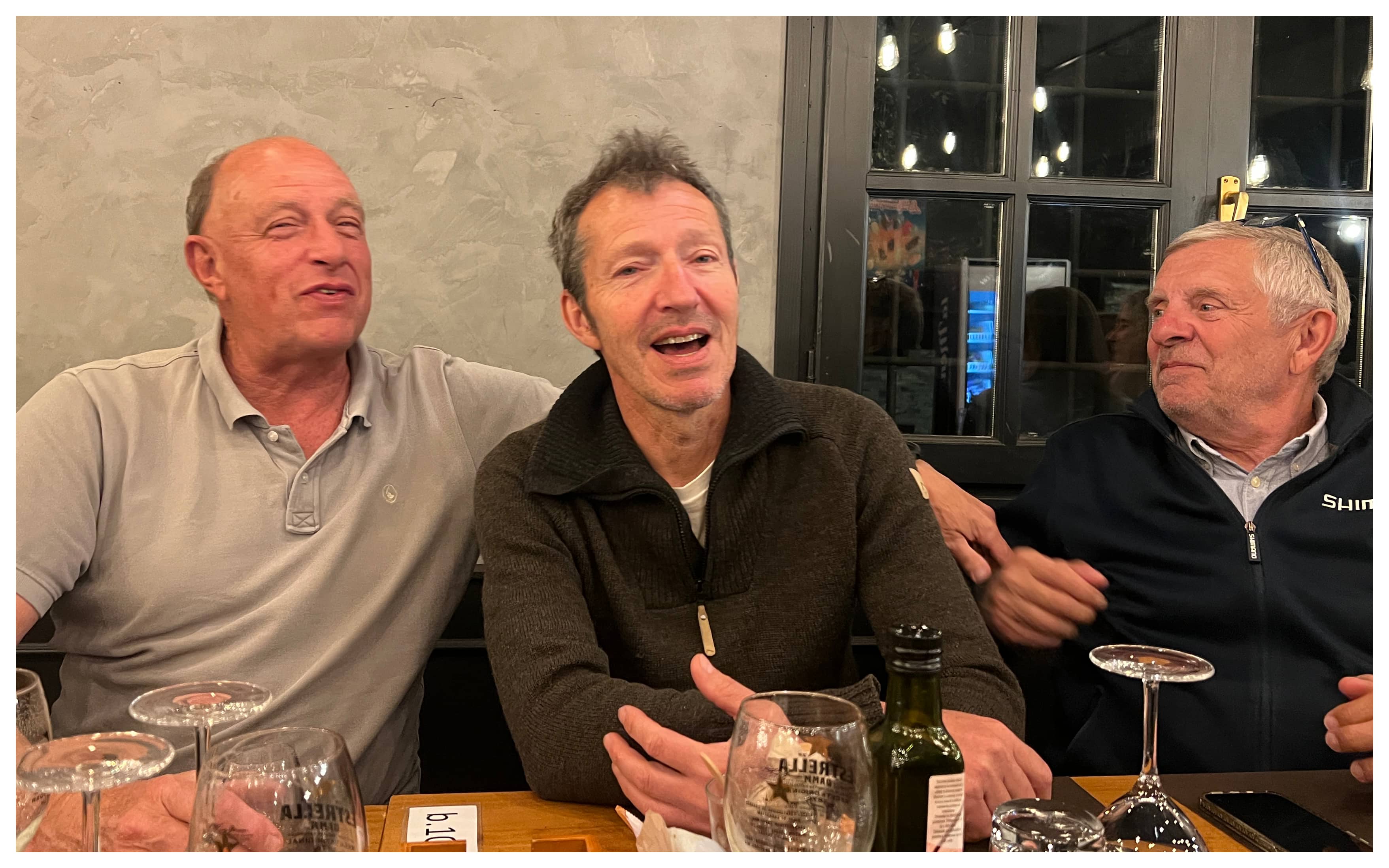 Repas en famille au restaurant